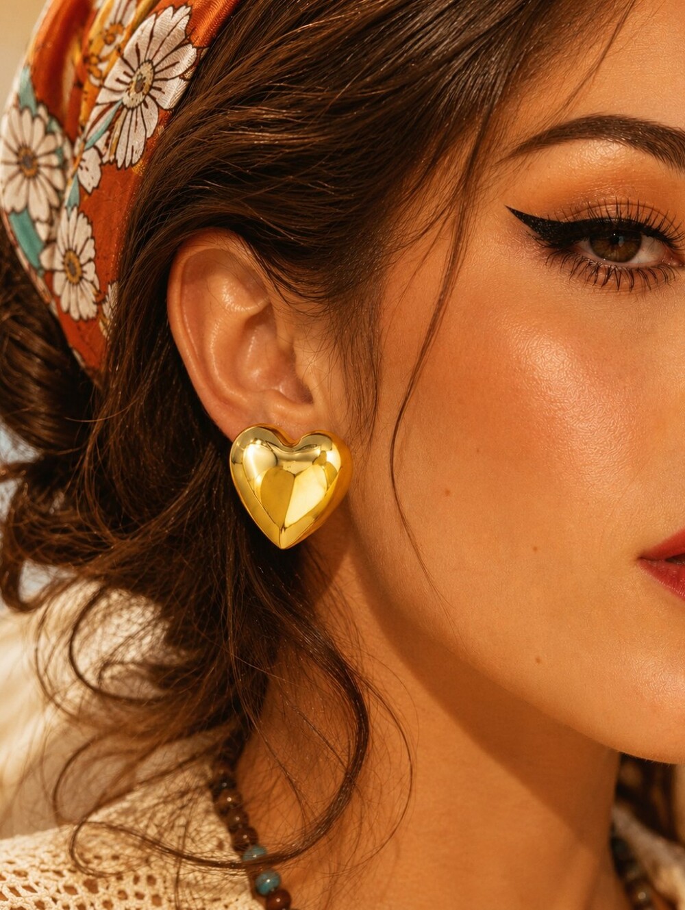MODCLOTH ALLOY GOLDEN HEART EARRINGS
